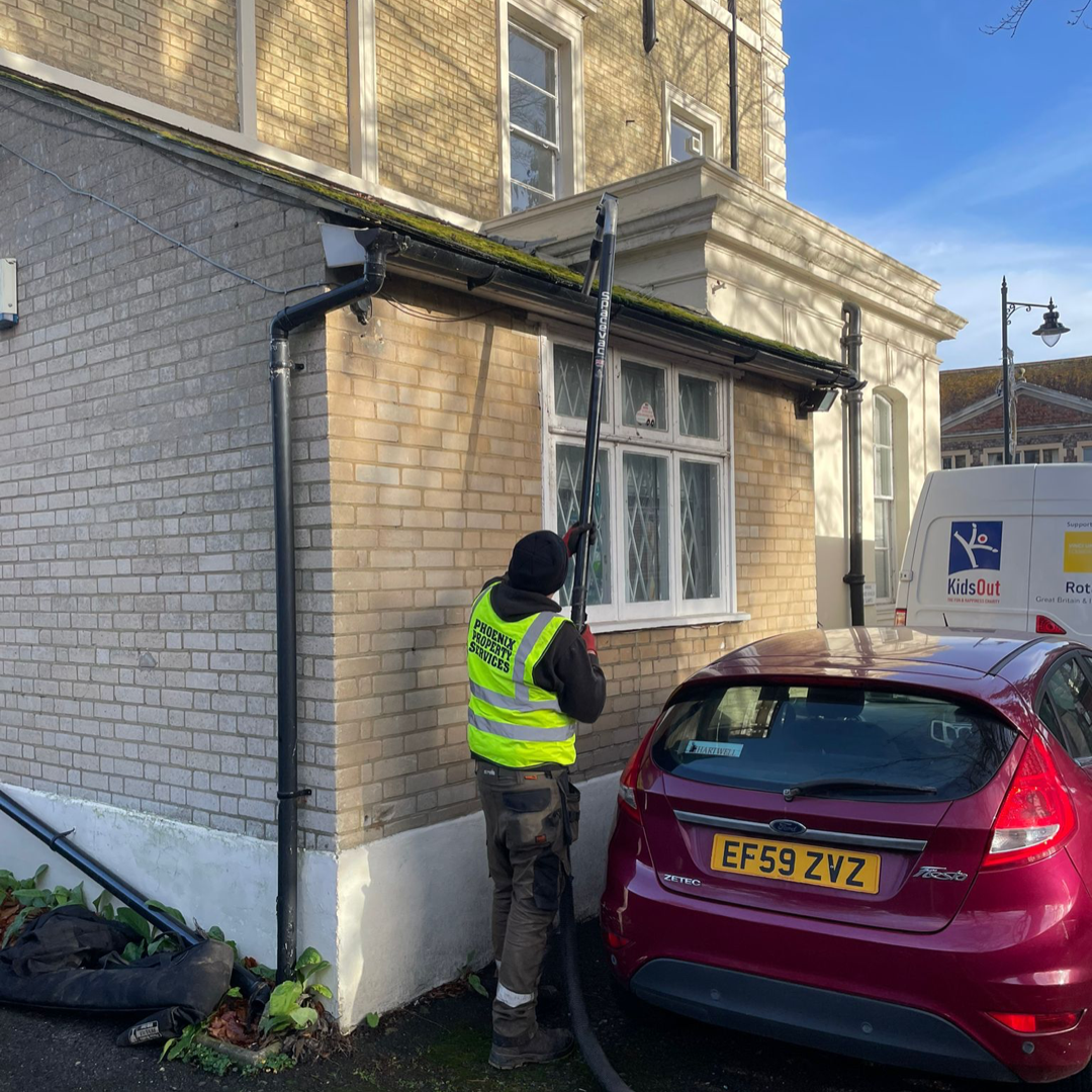 Ground floor gutter clearance