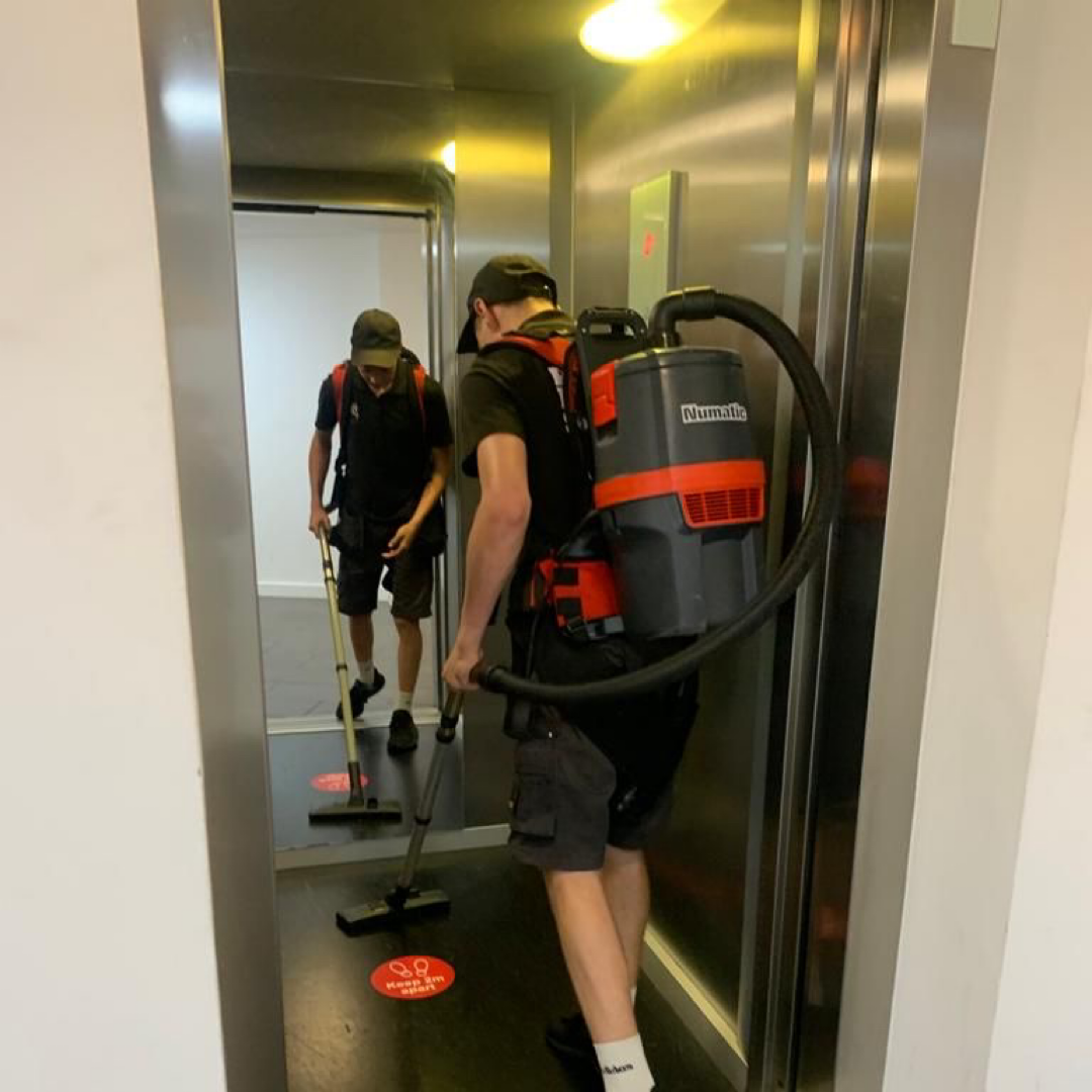 Hoovering a lift