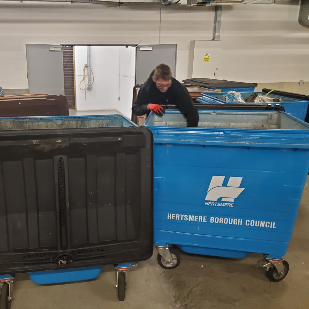 Rubbish placement in bin