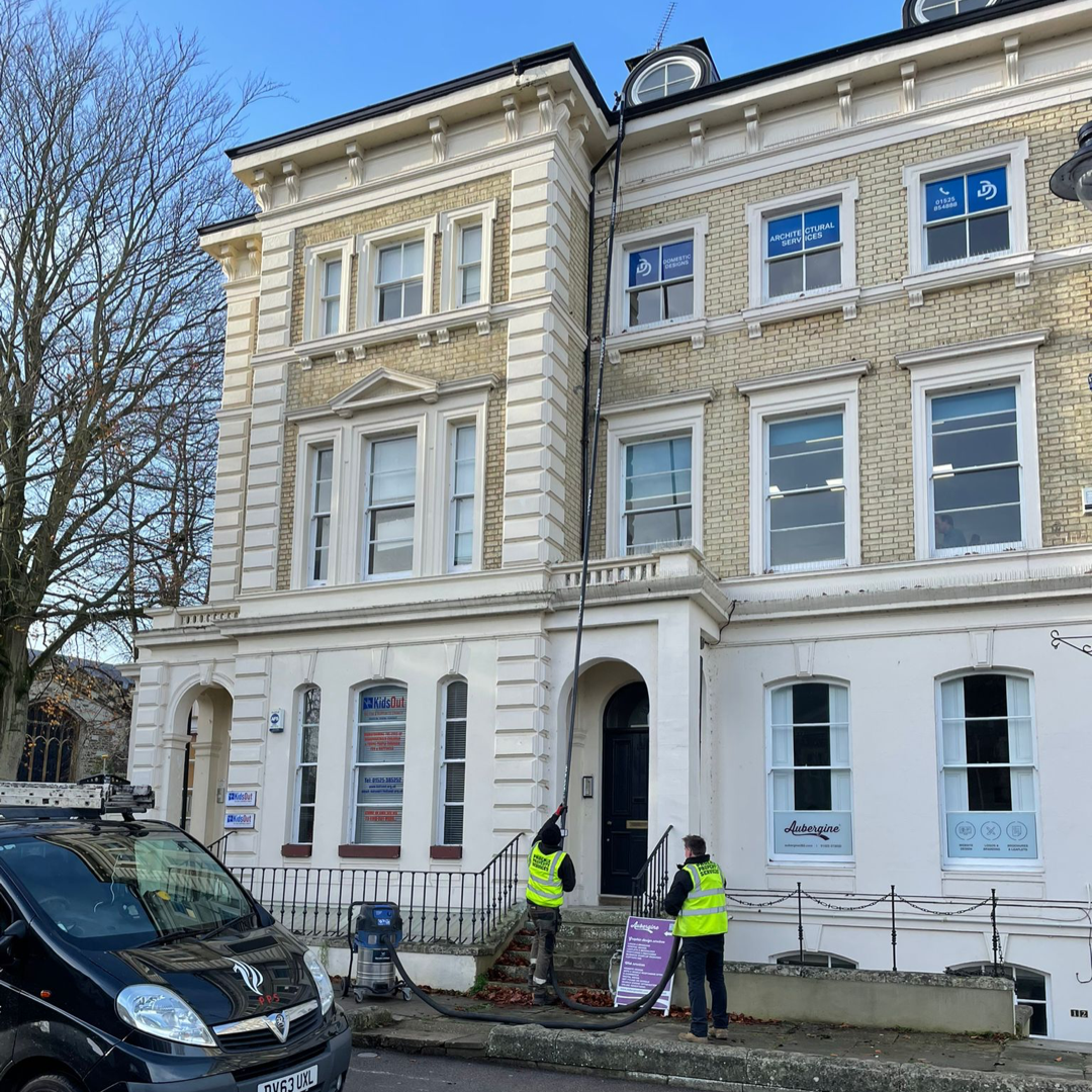 Top floor gutter clearance